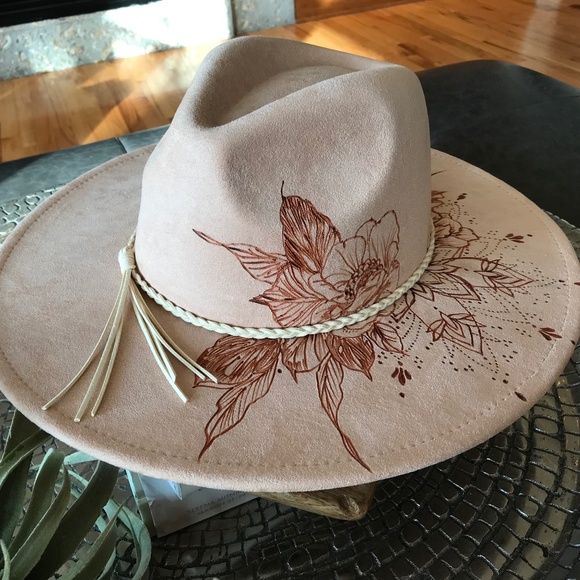 HAND-BURNED PEACH CREAM WIDE-BRIM RANCHER HAT - Picture 9 of 14